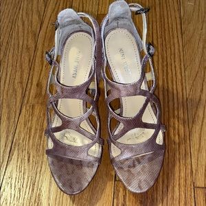 NINE WEST SNAKESKIN PLATFORM SANDAL